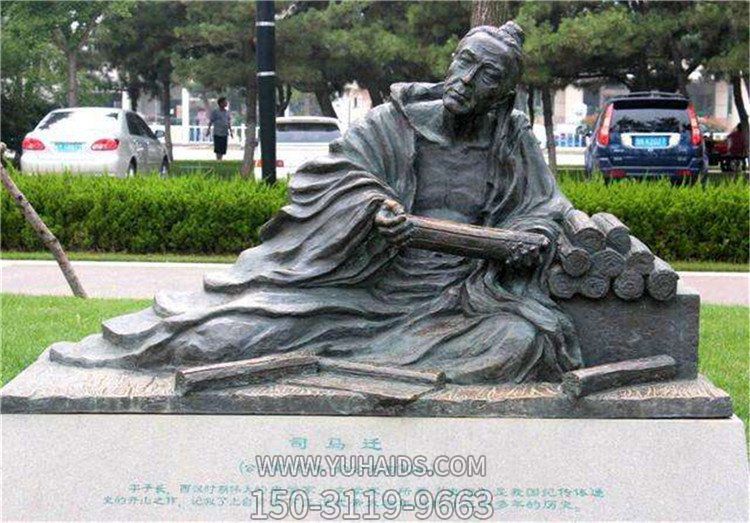 玻璃钢仿铜户外园林景观看书的景观人物雕塑