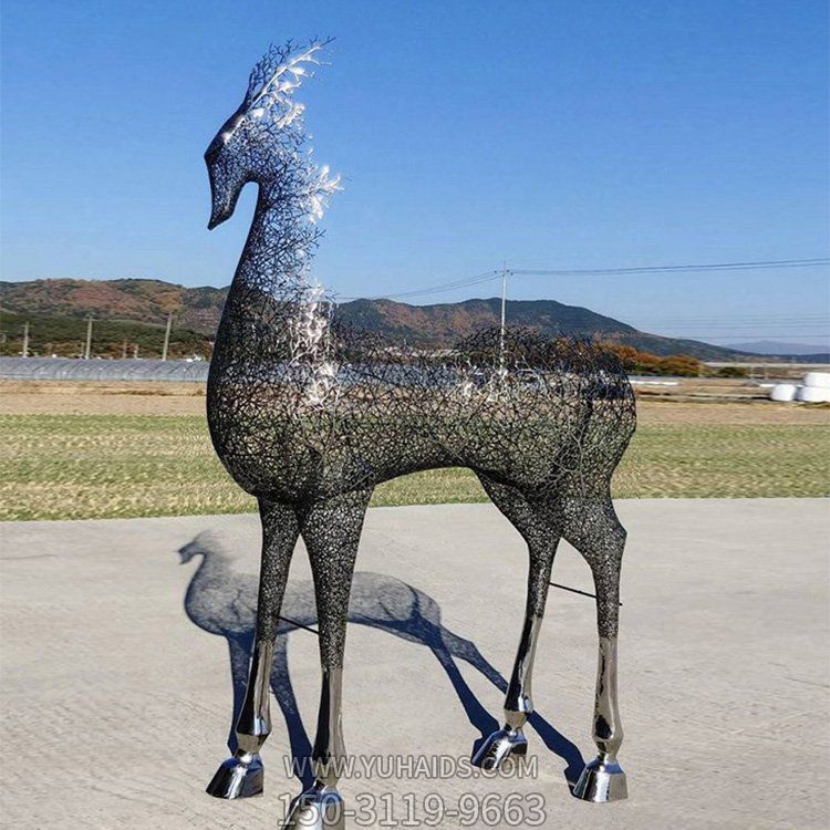 景区户外摆放创意大型不锈钢镂空鹿雕塑