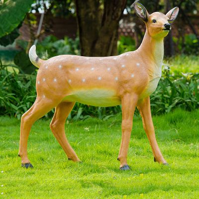 草坪树脂彩绘园林景观动物梅花鹿雕塑