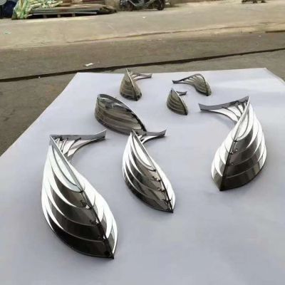 不锈钢抽象园林景观鱼雕塑