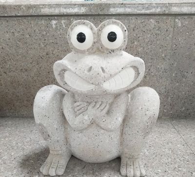步行街砂岩个性青蛙雕塑
