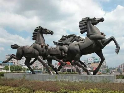 广场大型不锈钢仿铜动物景观马雕塑
