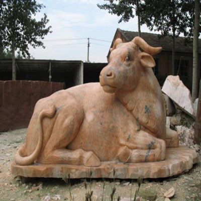 天然晚霞红雕刻卧姿水牛动物雕塑景区摆件