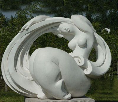 公园抽象石雕美女雕塑