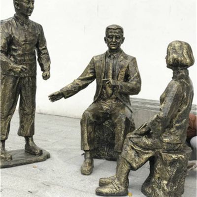 铜雕户外聊天的情景人物雕塑