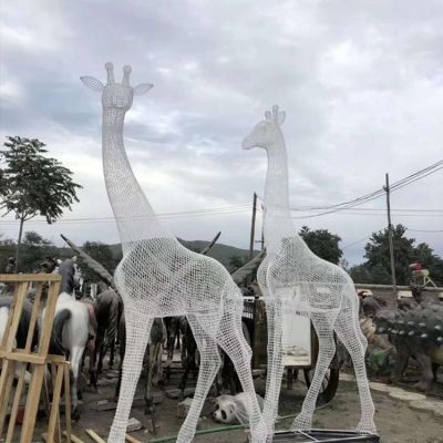 不锈钢金属镂空户外大型抽象长颈鹿雕塑