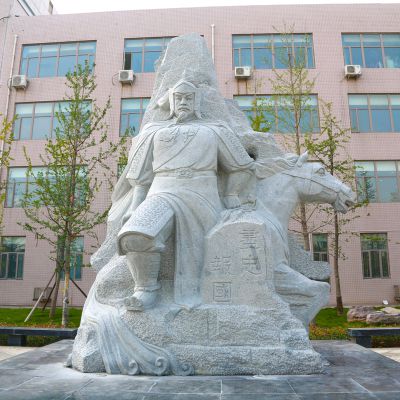 校园尽忠报国古代南宋抗金名将岳飞石雕