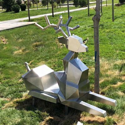 公园草地不锈钢抽象几何鹿雕塑景观小品