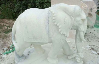 汉白玉石雕行走的大象雕塑