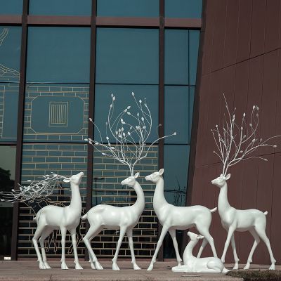 公园玻璃钢彩绘创意景观白色鹿雕塑