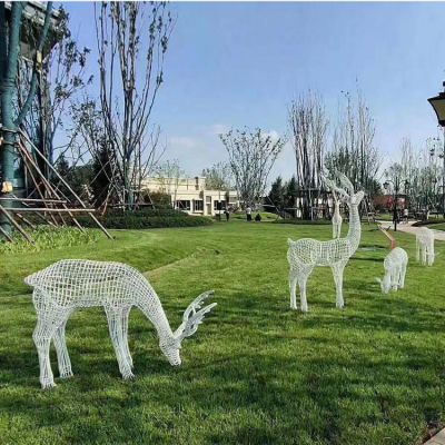 不锈钢绿地景观动物小品摆件铁艺镂空鹿雕塑 