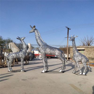 创意不锈钢镂空长颈鹿园林景观雕塑