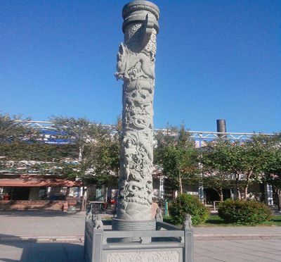 石雕龙盘柱天然青石手工雕刻广场文化浮雕龙柱