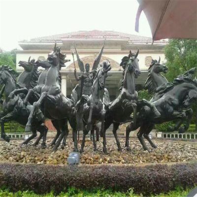 城市街道广场大型奔跑的马雕塑