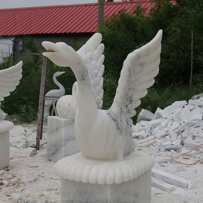 天鹅雕塑寺庙别墅汉白玉创意锻造飞扑的天鹅雕塑
