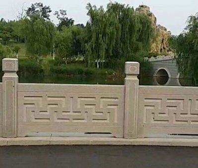 湖边花岗岩浮雕栏板景观雕塑