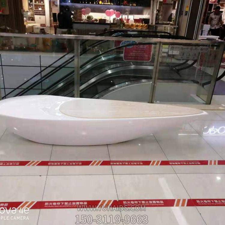 商场室内摆放大型玻璃钢异形休闲座椅雕塑
