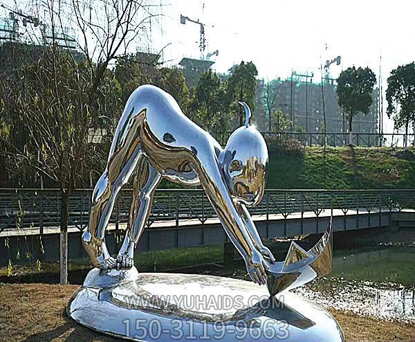 公园小区镜面儿童玩纸船不锈钢船雕塑