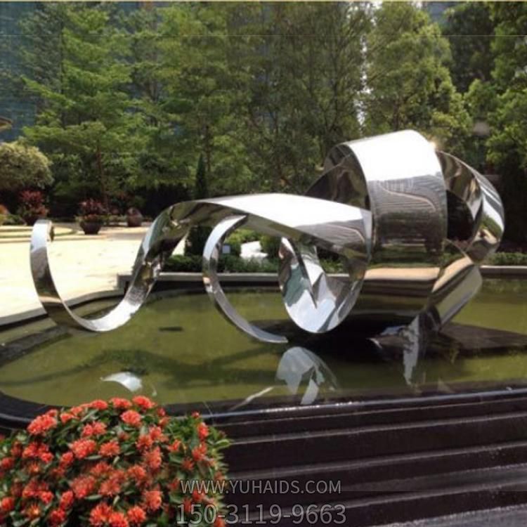 小区园林水池摆放不锈钢镜面抽象喷泉雕塑