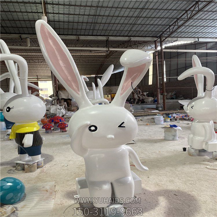 幼儿园游乐场玻璃钢卡通兔子景观摆件雕塑