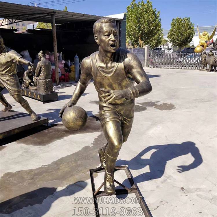 园林广场玻璃钢仿铜打篮球的人物景观摆件雕塑