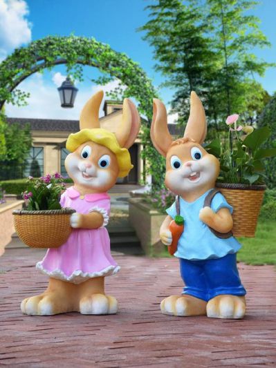 小区园林卡通玻璃钢仿真动物手拿花盆的兔子雕塑