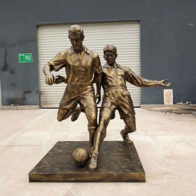 铸铜踢足球运动人物雕塑体育广场摆件