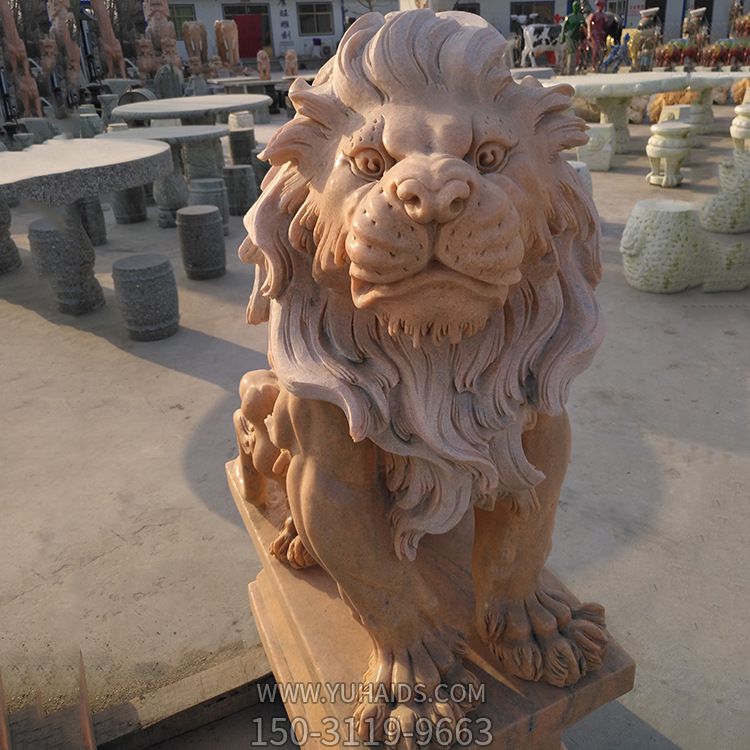 公园创意晚霞红石雕坐着的狮子雕塑