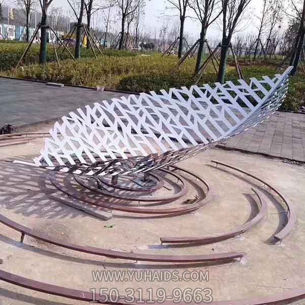 公园创意不锈钢镂空公园树叶雕塑