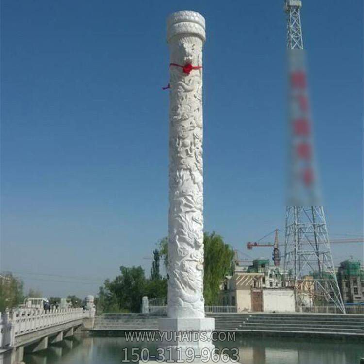 公园广场摆放汉白玉雕刻石龙柱雕塑