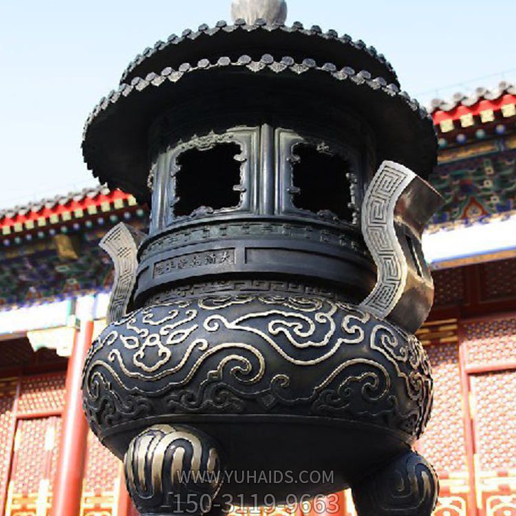 寺院户外摆放青铜浮雕元宝香炉雕塑
