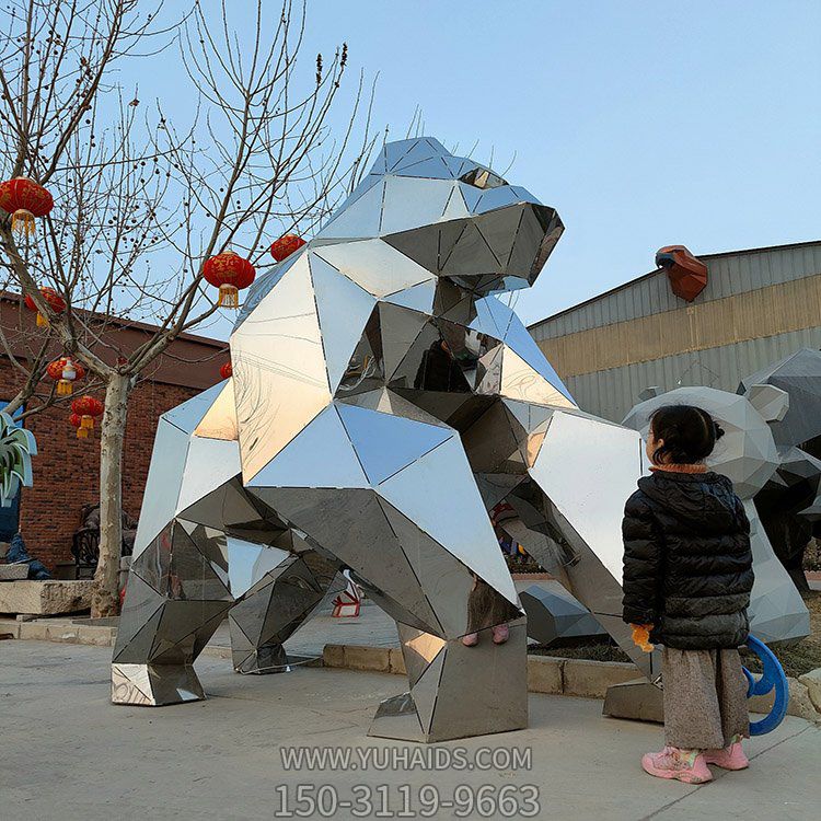 几何户外大型抽象不锈钢熊雕塑