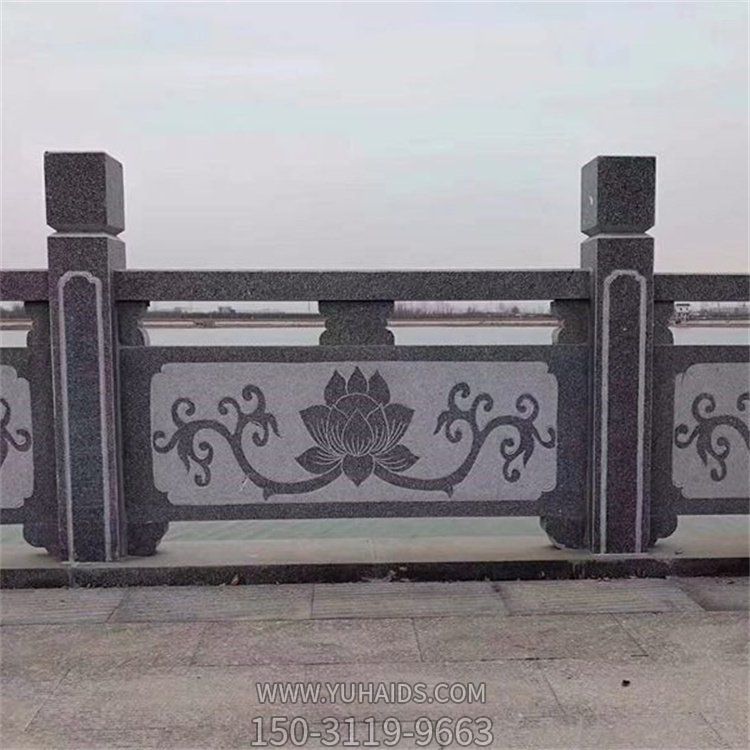 石雕公园湖边花岗岩浮雕荷花防护栏板雕塑