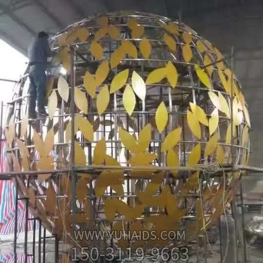 巨型树叶纹不锈钢楼空球雕塑