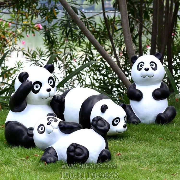 园林草坪玻璃钢卡通可爱玩耍熊猫组合小品雕塑