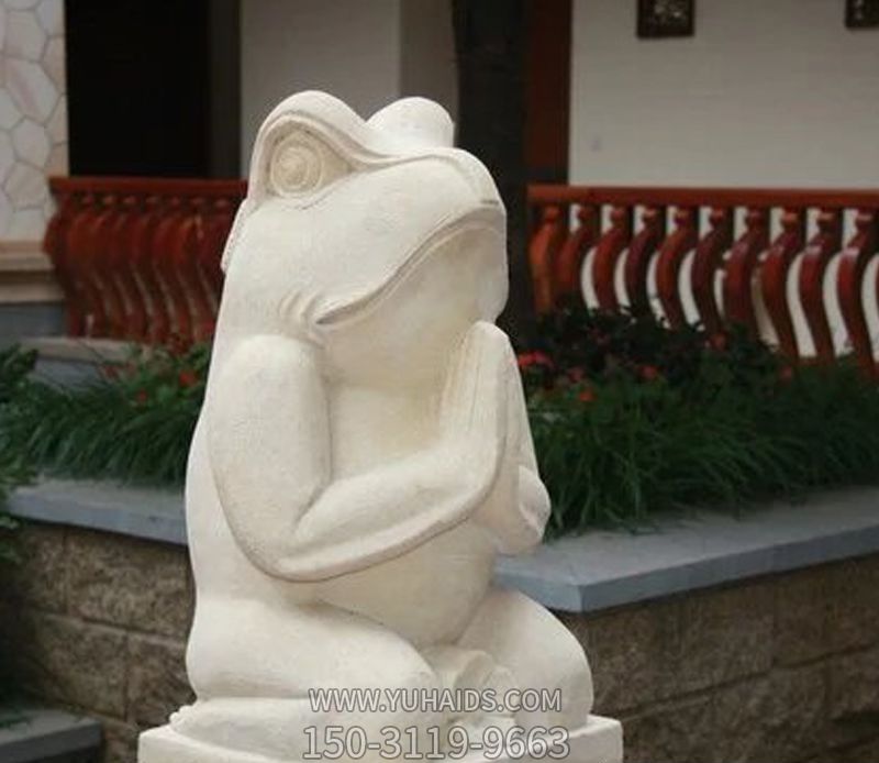 别墅一只石雕抽象青蛙雕塑