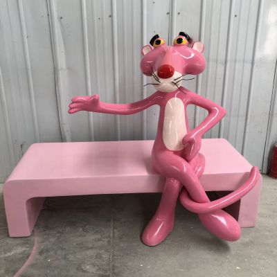 商场室内摆放卡通坐姿顽皮粉红豹+长凳