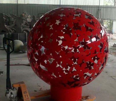 公园创意玻璃钢红色树叶镂空球雕塑
