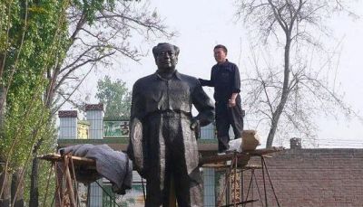 校园铜雕伟大领袖毛泽东雕塑