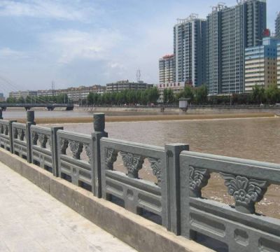 城市河道边安装大理石浮雕防护栏杆栏板