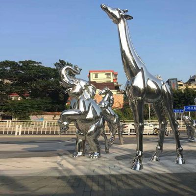 城市街头摆放不锈钢镜面抛光长颈鹿动物雕塑