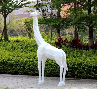 公园花园玻璃钢几何景观白色长颈鹿雕塑