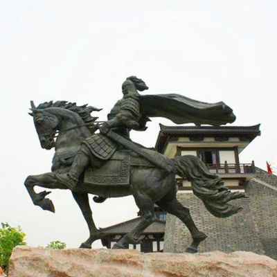 玻璃钢赵云骑马雕像 古代将军户外景观人物雕塑