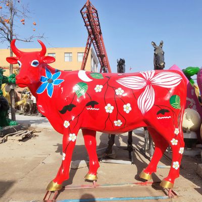 大型玻璃钢彩绘花朵牛动物雕塑商场户外园林装饰摆件