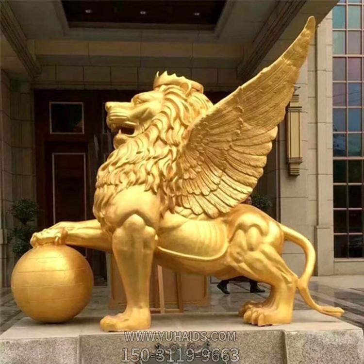 小区园林门口摆放带翅膀铜狮子动物雕塑