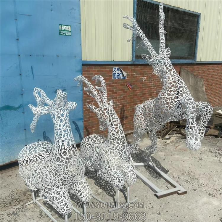 不锈钢镂空户外发光照明梅花鹿雕塑