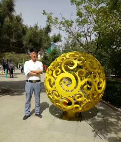 公园抽象玻璃钢材质镂空球雕塑