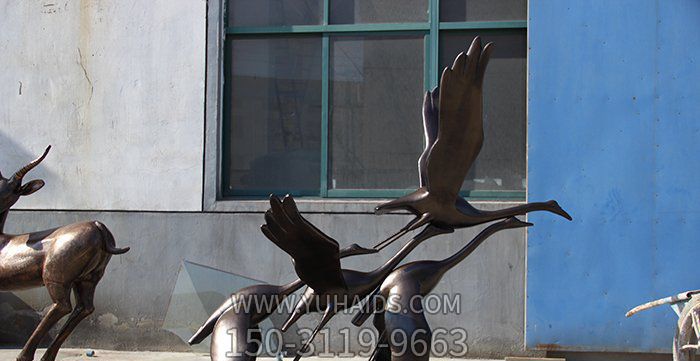 大雁飞翔铸铜动物铜雕雕塑