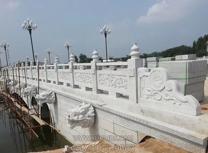 景区河道汉白玉石拱桥雕刻龙纹栏杆雕塑