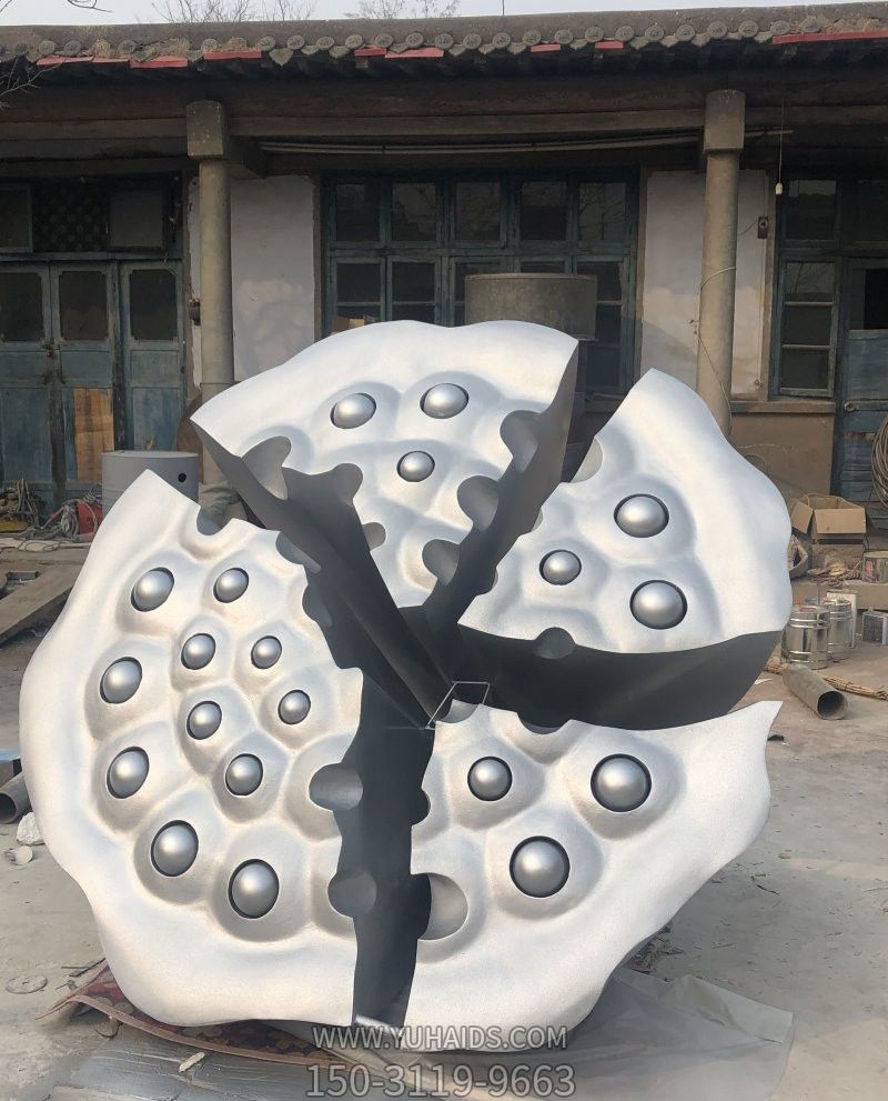 不锈钢大型裂开莲蓬雕塑